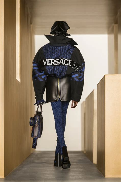 versace roupas femininas|Versace clothing brands.